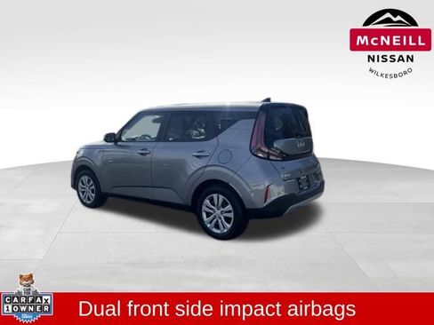 Used 2023 Kia Soul LX FWD image 5