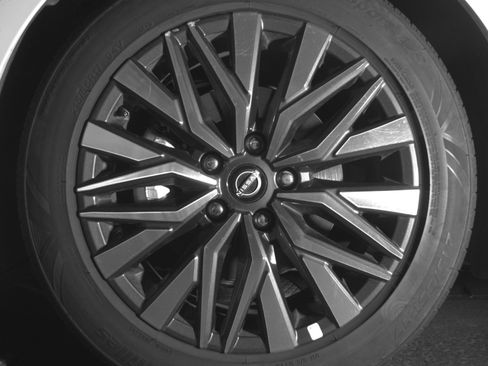 Used 2025 Nissan Altima 2.5 SV image 12