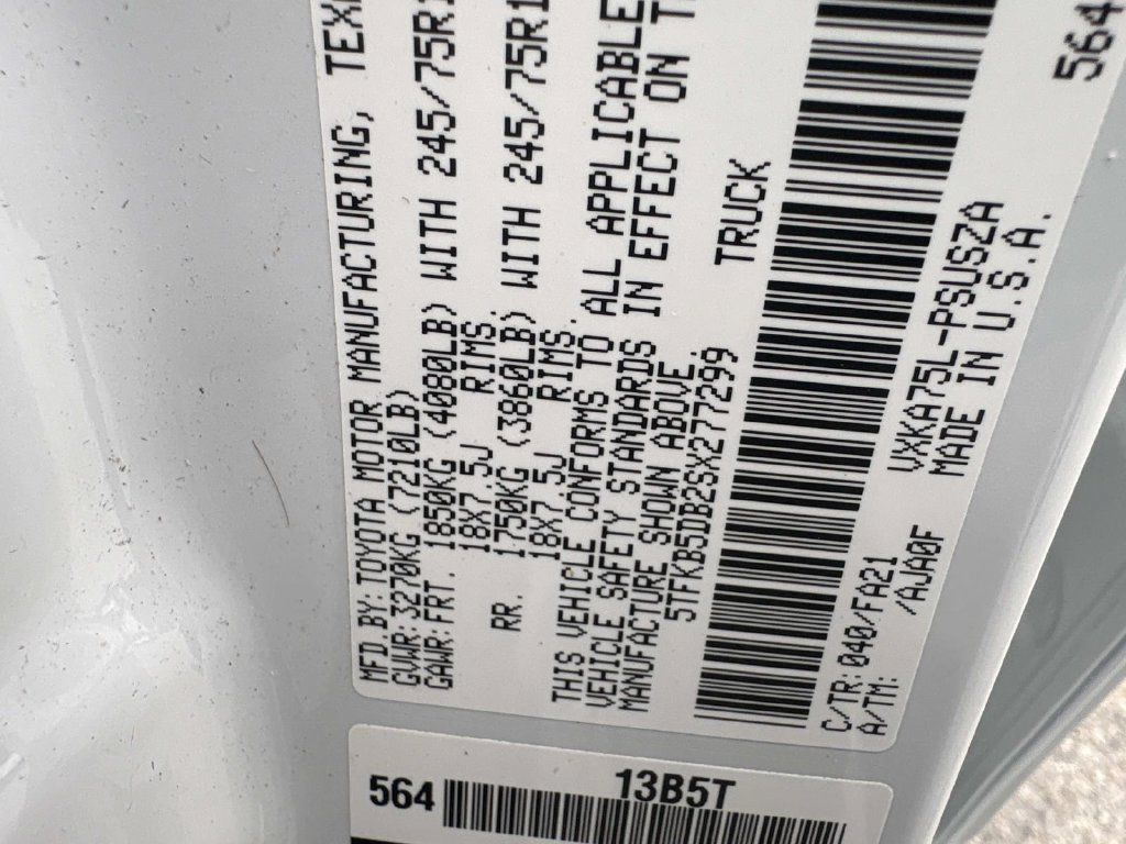 Used 2025 Toyota Tundra SR w/ SR Tow Package AWD/4WD image 11