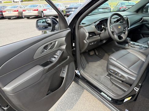 Certified 2024 Chevrolet Traverse LT w/ LPO, Floor Liner Package AWD/4WD image 8