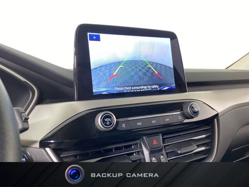 Used 2020 Ford Escape SE FWD image 3