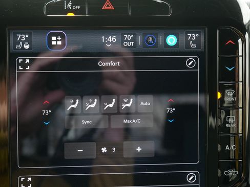 Used 2025 RAM 1500 Big Horn AWD/4WD image 24