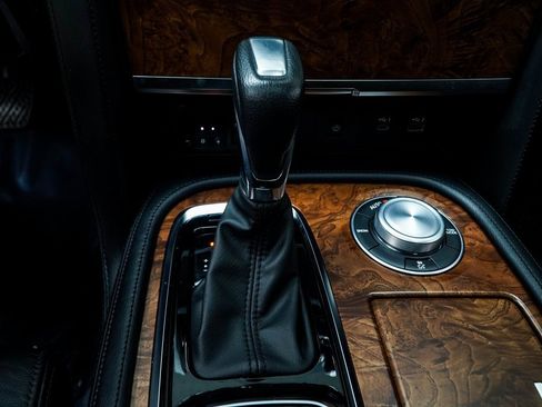 Used 2024 Nissan Armada SL image 19