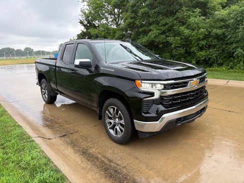 Used 2025 Chevrolet Silverado 1500 LT AWD/4WD image 11