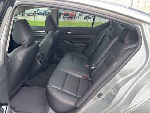 Used 2023 Nissan Altima 2.0 SR FWD image 25