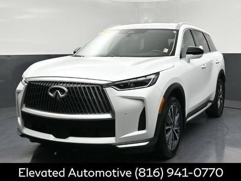 Certified 2026 INFINITI QX60 Luxe w/ Family Package AWD/4WD image 3