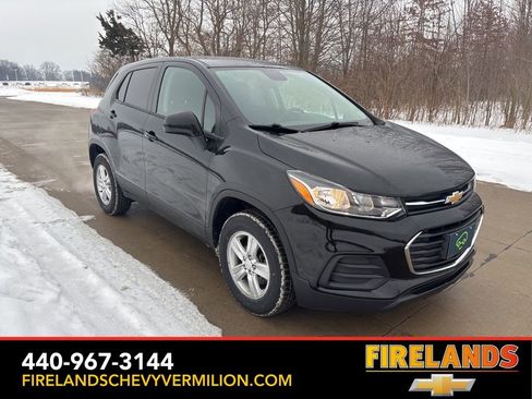Certified 2022 Chevrolet Trax LS w/ Tint and Cruise Package image 12