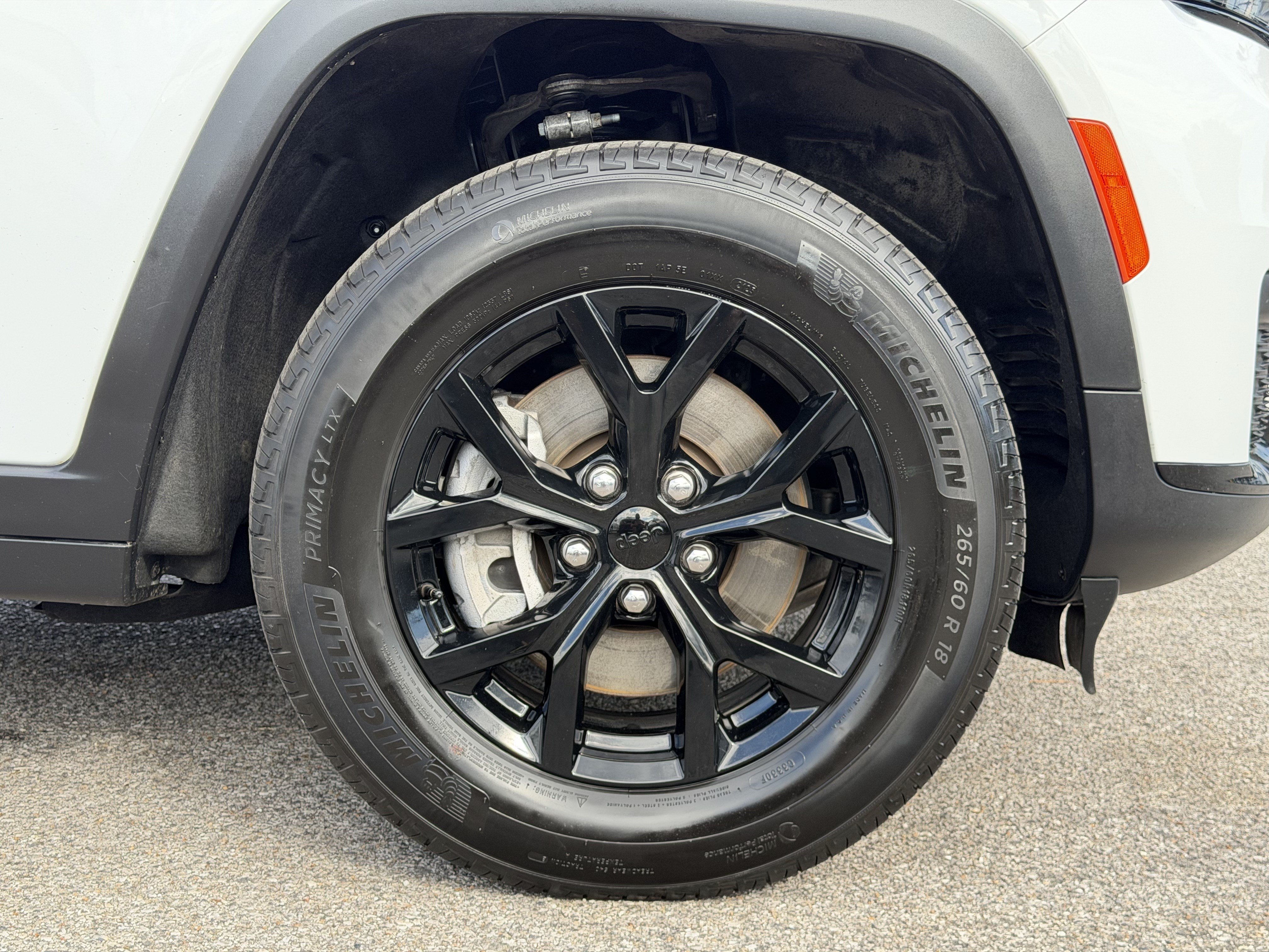 Used 2025 Jeep Grand Cherokee L Altitude AWD/4WD image 13
