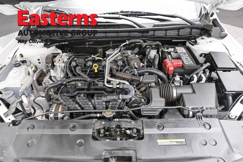 Used 2025 Nissan Altima 2.5 SV FWD image 7