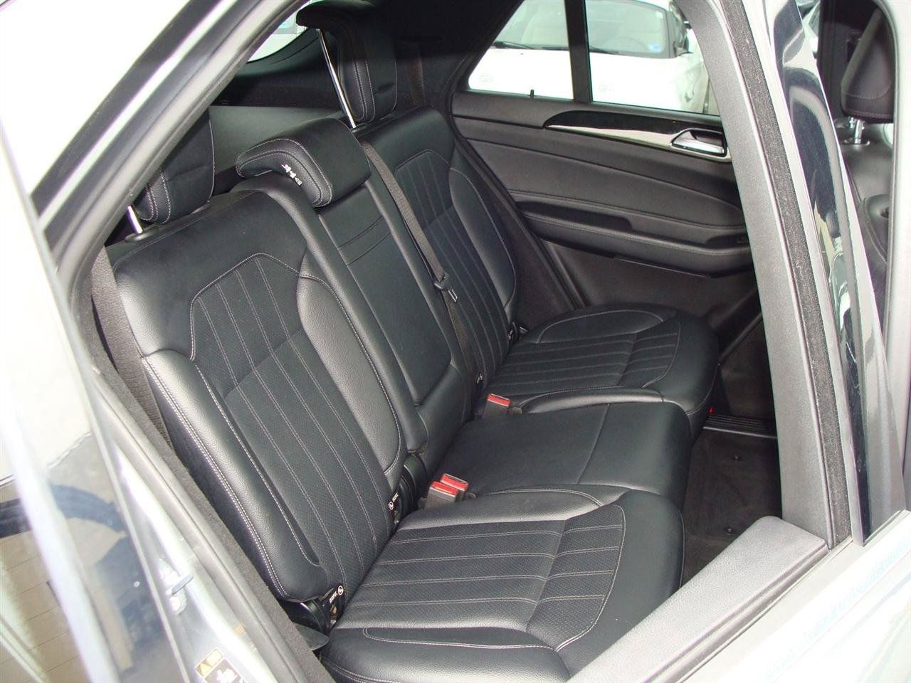 Used 2019 Mercedes-Benz GLE 400 4MATIC image 11