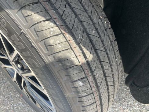 New 2025 Ford Escape SE image 35