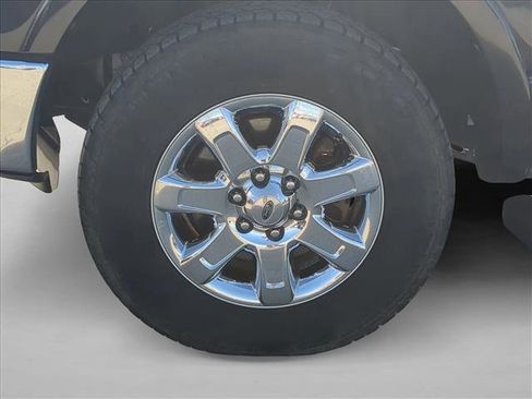 Used 2014 Ford F150 Lariat w/ Lariat Chrome Package image 23