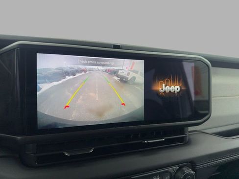 Used 2025 Jeep Wrangler Sahara 4xe image 18