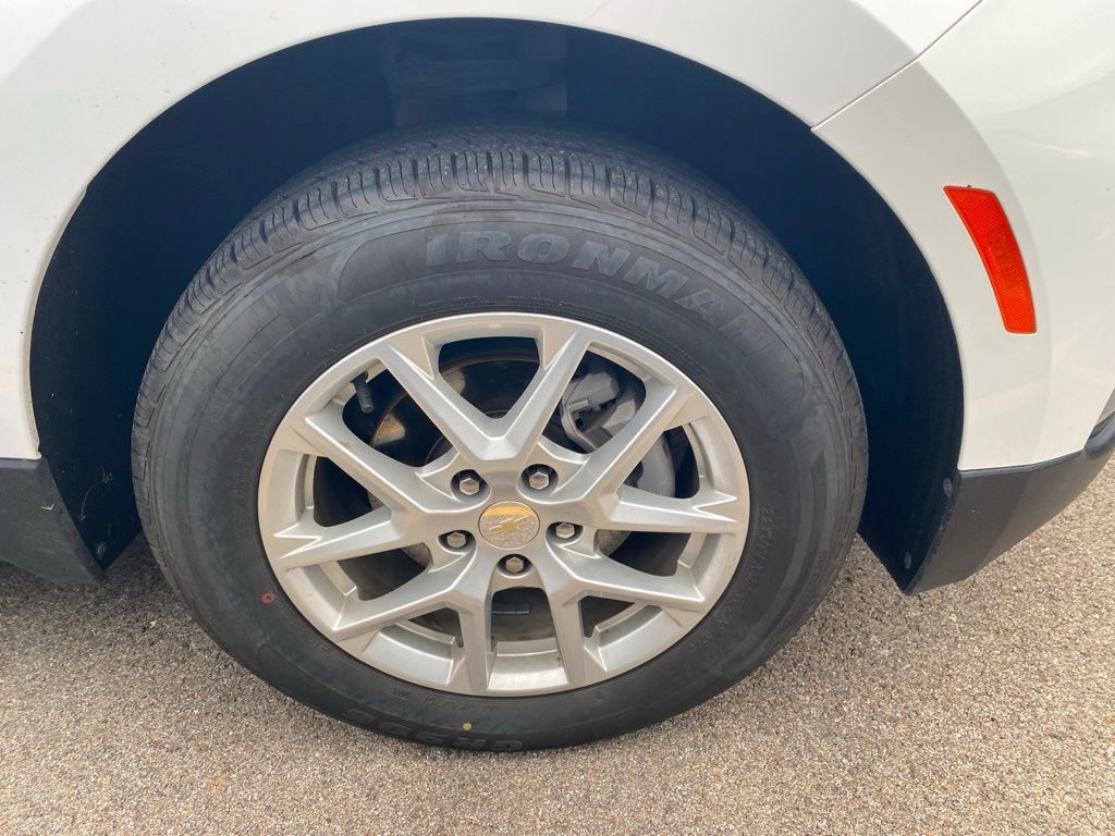 Used 2024 Chevrolet Equinox LT AWD/4WD image 5