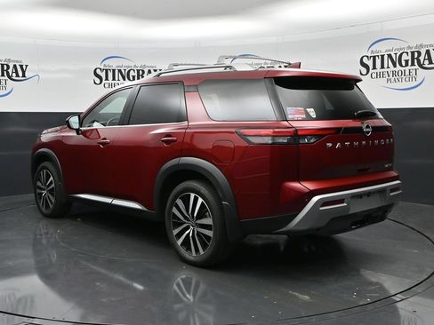 Used 2025 Nissan Pathfinder Platinum w/ Cargo Package FWD image 5