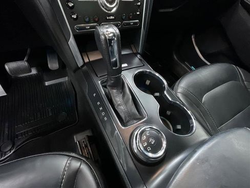 Used 2018 Ford Explorer Platinum AWD/4WD image 15