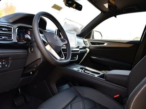 New 2026 Volkswagen Atlas Cross Sport SE image 14