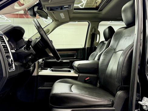 Used 2015 RAM 1500 Laramie w/ Convenience Group image 11