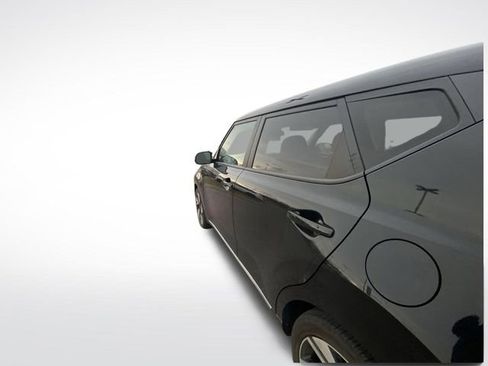 Used 2024 Kia Soul GT-Line w/ GT-Line Technology Package image 6