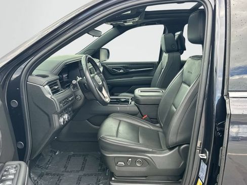 Used 2024 GMC Yukon XL Denali w/ Advanced Technology Package AWD/4WD image 16