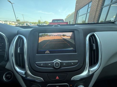 Used 2020 Chevrolet Equinox LS FWD image 7