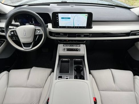 Used 2025 Lincoln Aviator Reserve w/ Equipment Group 201A AWD/4WD image 3
