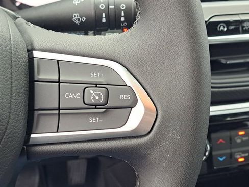 New 2026 Jeep Compass Latitude image 9