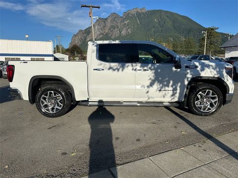 Used 2024 GMC Sierra 1500 SLT w/ SLT Premium Plus Package image 5