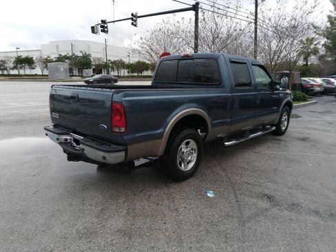 Used 2006 Ford F250 Lariat image 3