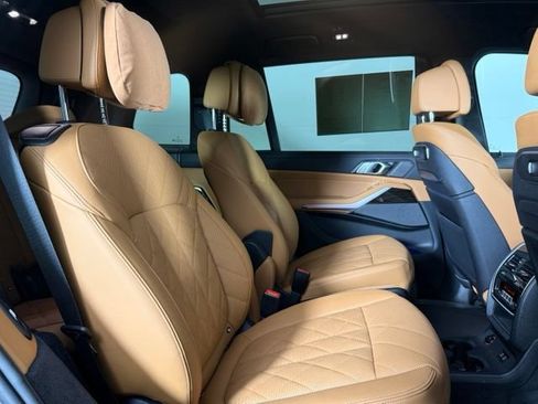 Used 2024 BMW X7 xDrive40i w/ M Sport Package AWD/4WD image 28