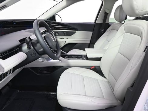 New 2026 Lincoln Nautilus Reserve AWD/4WD image 13