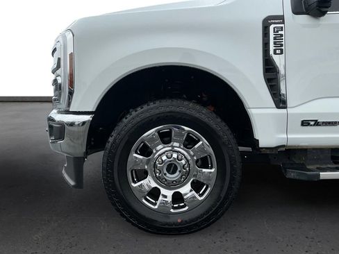 Used 2025 Ford F250 Lariat w/ Chrome Package image 13