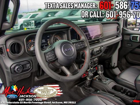 Used 2024 Jeep Wrangler Unlimited Rubicon AWD/4WD image 7