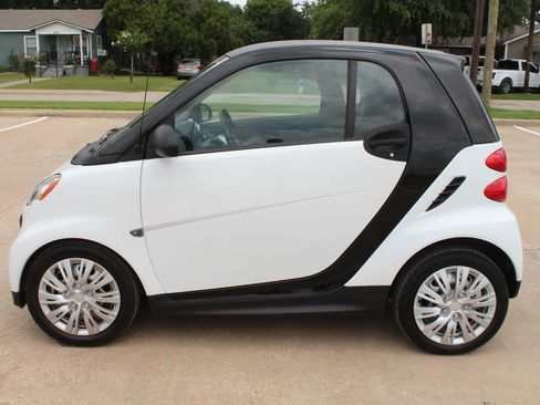 Used 2013 smart fortwo pure RWD image 6