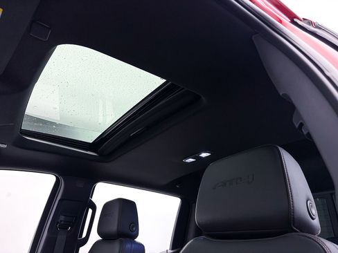 Used 2023 GMC Sierra 1500 AT4 w/ Technology Package image 3