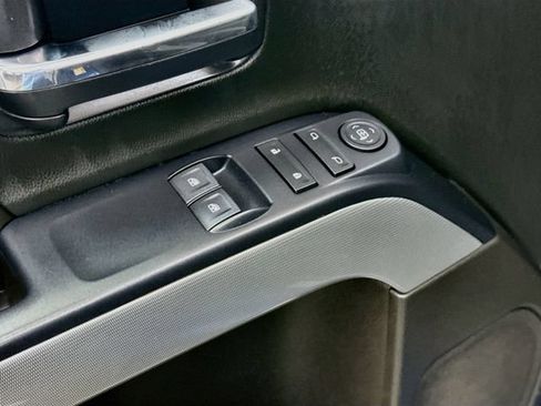 Used 2018 Chevrolet Silverado 1500 LT w/ LT Convenience Package AWD/4WD image 17
