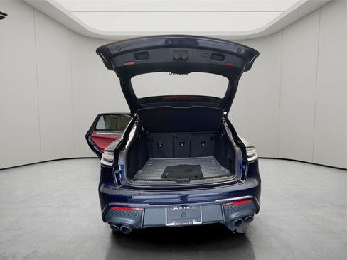 Used 2022 Porsche Macan GTS AWD/4WD image 12