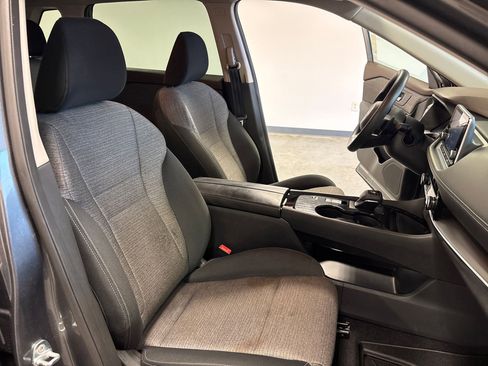 Used 2022 Nissan Rogue SV image 36