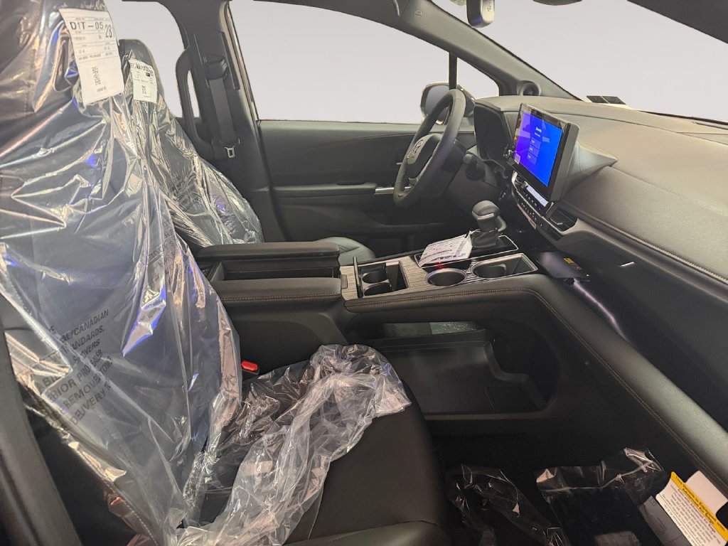 New 2026 Toyota Sienna XLE Woodland Edition AWD/4WD image 15