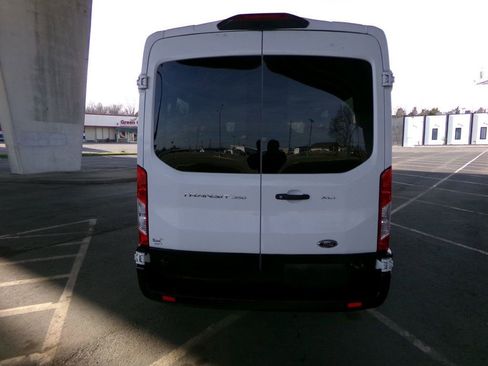 Used 2018 Ford Transit 350 XLT image 7