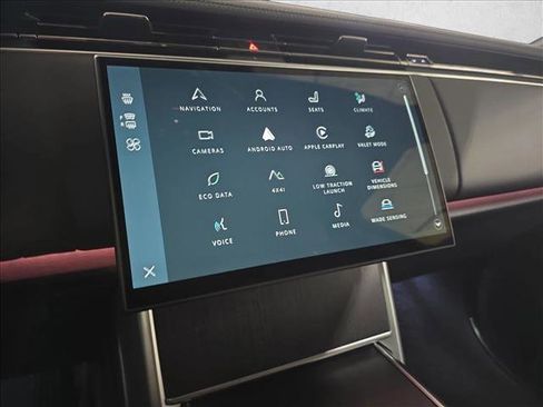 New 2026 Land Rover Range Rover Long Wheelbase SE image 23