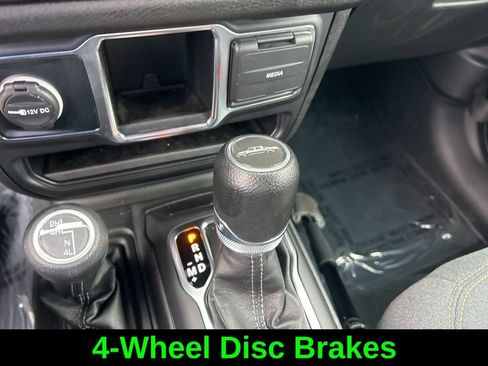 Certified 2024 Jeep Gladiator Sport AWD/4WD image 15