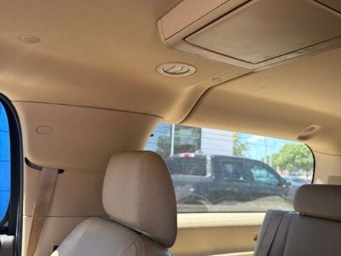 Used 2012 GMC Yukon XL Denali RWD image 10