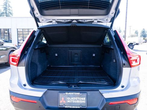 Used 2023 Volvo XC40 Recharge Ultimate AWD/4WD image 7