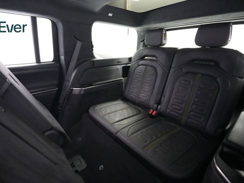 Used 2025 Rivian R1S Adventure AWD/4WD image 25
