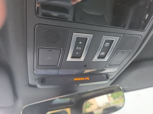 Certified 2025 Land Rover Defender 90 S AWD/4WD image 18