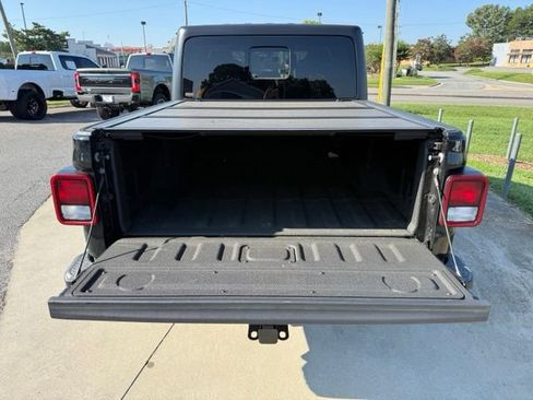 Used 2023 Jeep Gladiator Mojave w/ Cold Weather Group AWD/4WD image 10