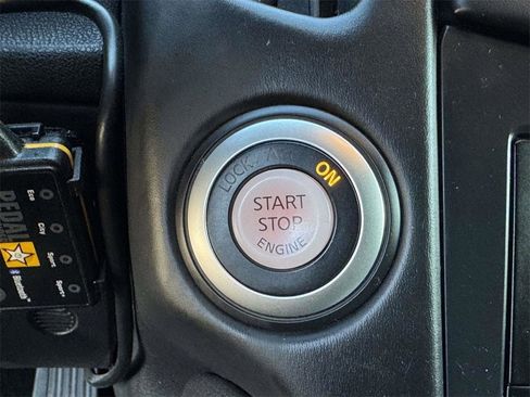 Used 2020 Nissan 370Z Base image 8