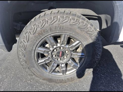 Used 2024 GMC Sierra 1500 AT4X AWD/4WD image 2