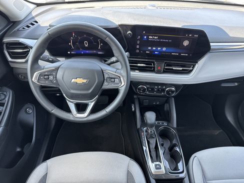 Used 2025 Chevrolet TrailBlazer LT w/ Convenience Package FWD image 18